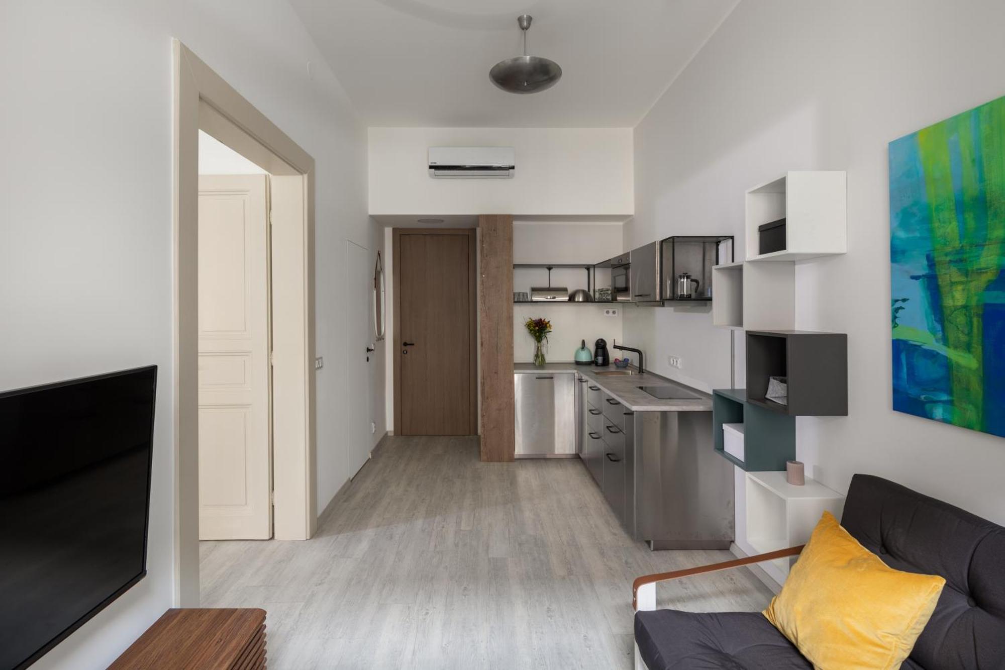 Designer Apartments In New Town By Prague Days - "Included Everything We Needed And More" Номер фото
